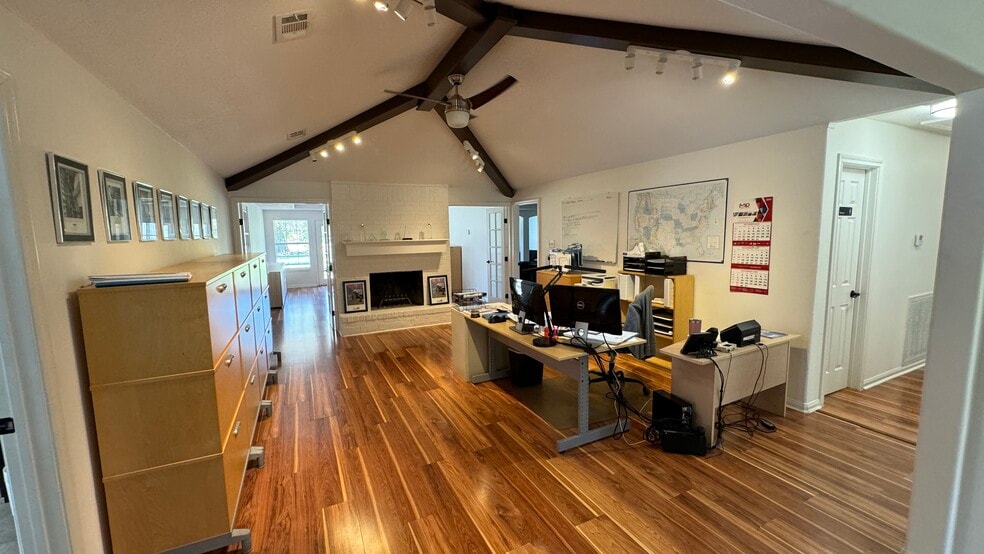 More Photos Of 25203 Kelly Rd, Porter Warehouse For Lease