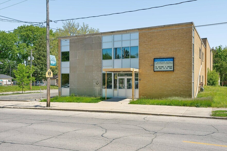 More Photos Of 3843 6th Ave, Des Moines Lodge Meeting Hall For Sale