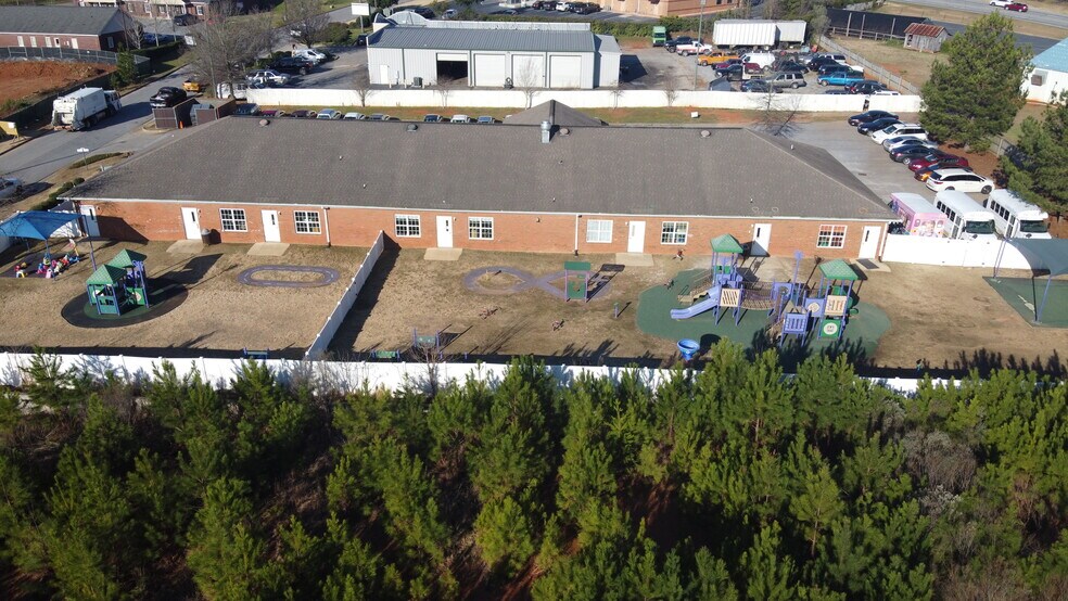 More Photos Of 7572 Kayne Blvd, Columbus Daycare Center For Lease