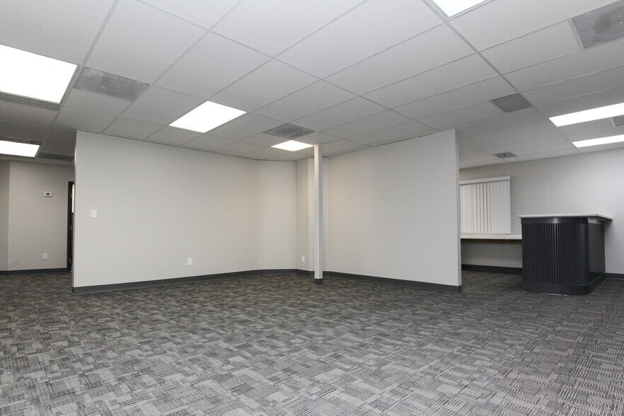 More Photos Of 38300 Van Dyke Ave, Sterling Heights Medical For Lease