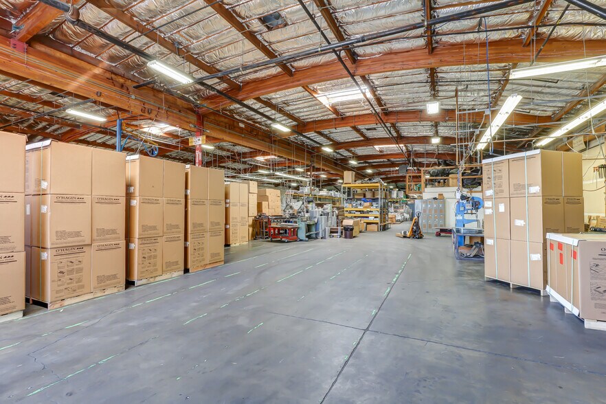 More Photos Of 210 Classic Ct, Rohnert Park Warehouse For Lease