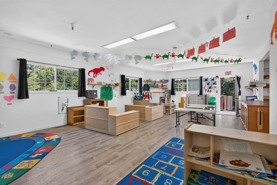 More Photos Of 530 N Cloverdale Blvd, Cloverdale Specialty For Sale