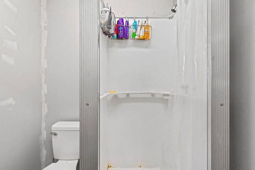 More Photos Of 3160 W Arrow St, Marshall Flex For Sale