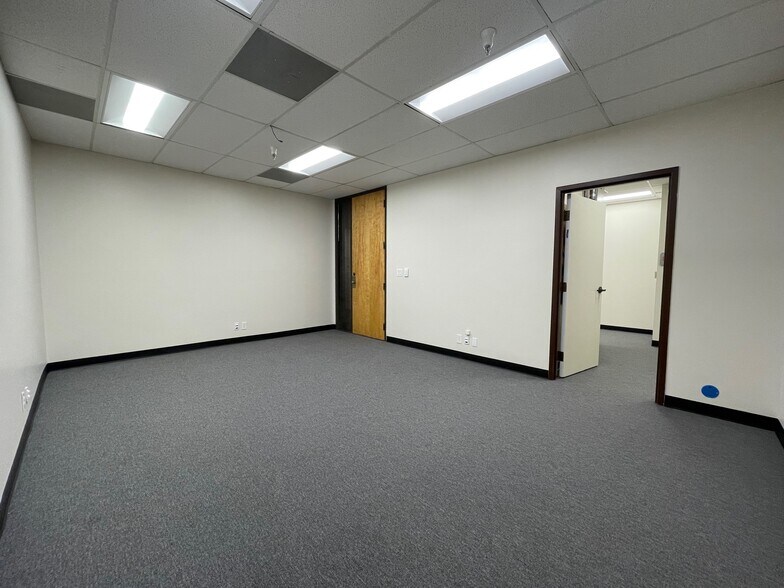 More Photos Of 190 S Orchard Ave, Vacaville Office For Lease