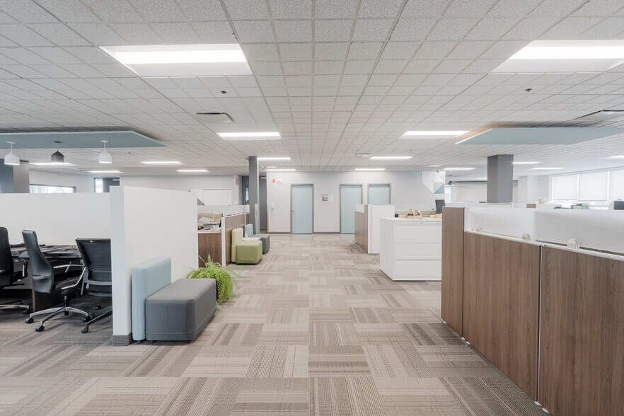 More Photos Of 1250 Rue Marie-Victorin, St-Bruno-de-Montarville Office For Sale