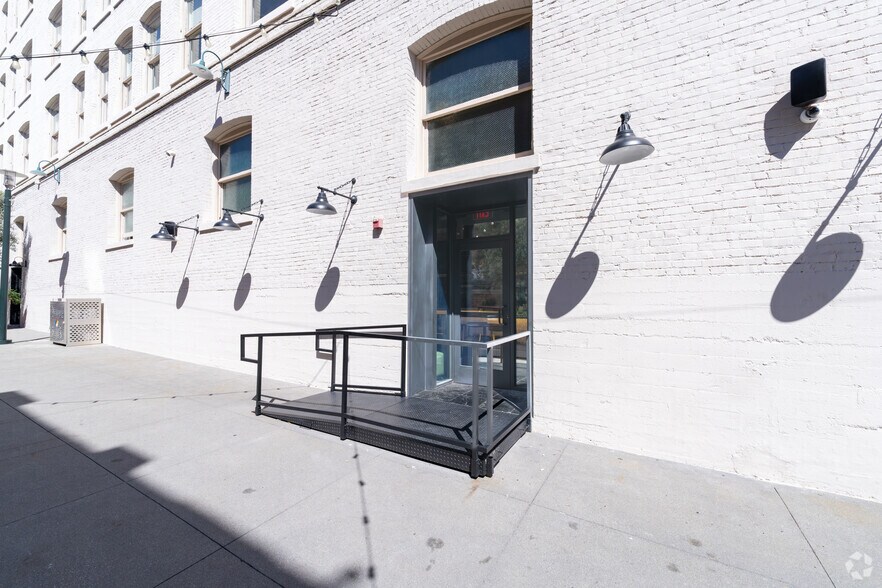 More Photos Of 103-117 E Colorado Blvd, Pasadena Office For Lease