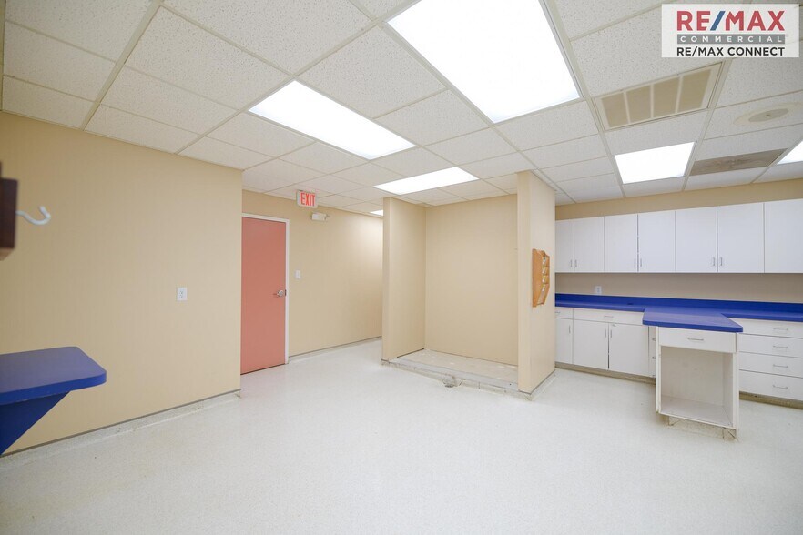 More Photos Of 3440 Hampton Hwy, Yorktown Office For Sale