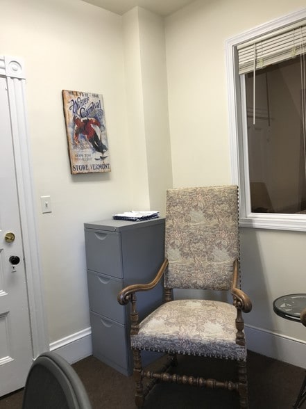 More Photos Of 1583 Beacon St, Brookline Office For Sale
