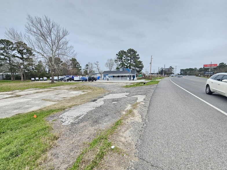 More Photos Of 819 E Main St, Tomball Land For Lease