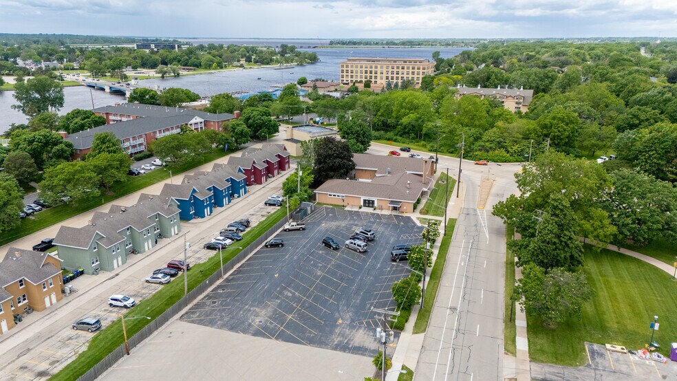 More Photos Of 1331 High Ave, Oshkosh Religious Facility For Sale
