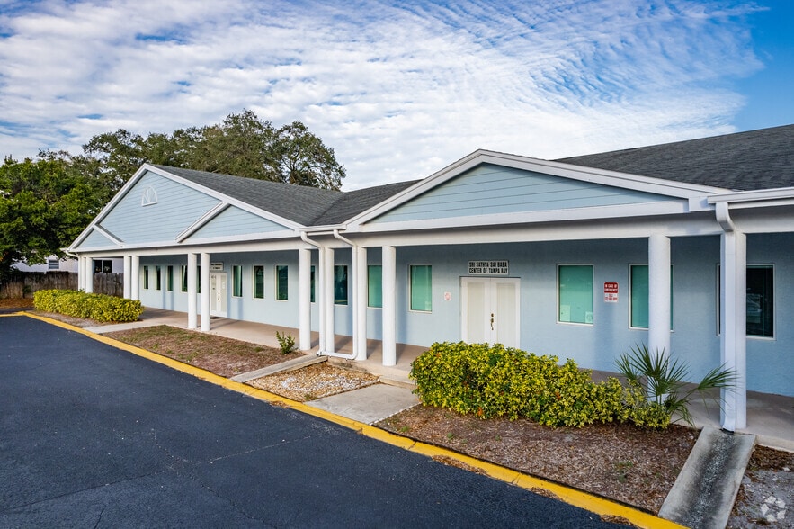 More Photos Of 1417 S Belcher Rd, Clearwater Office For Sale