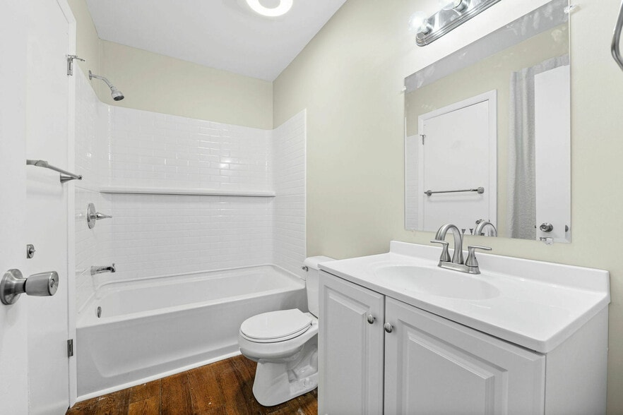 More Photos Of 4855 Wickford Dr E, Sylvania Apartments For Sale