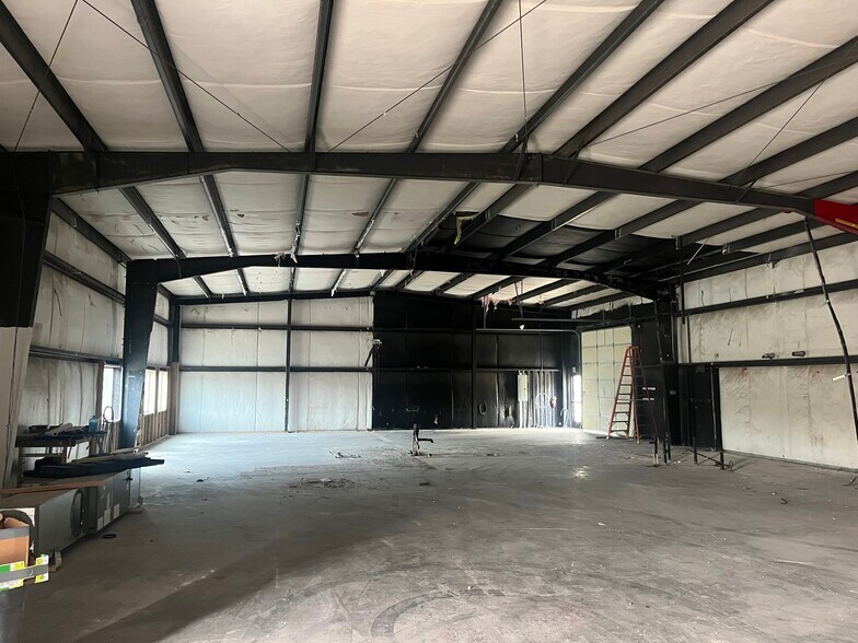 More Photos Of 9312 W 10th Ave, Kennewick Warehouse For Lease