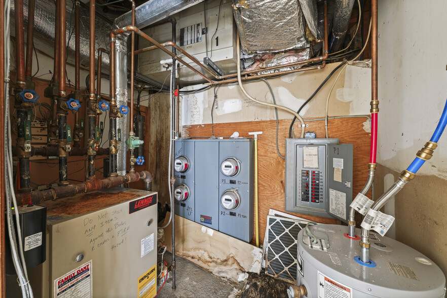 More Photos Of 132-134 S Swan St, Albany Office Residential For Sale