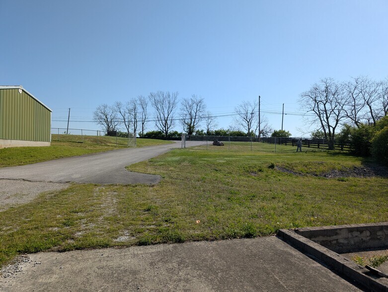 More Photos Of 707 Jewell Rd, Wilmore Warehouse For Sale