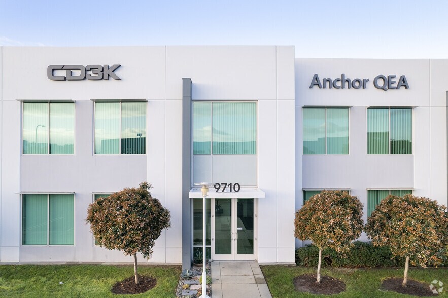 More Photos Of 9740-9760 Research Dr, Irvine Warehouse For Lease
