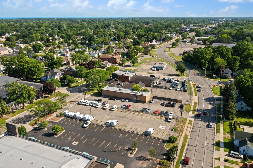 More Photos Of 192 S Main St, Mount Clemens Freestanding For Sale