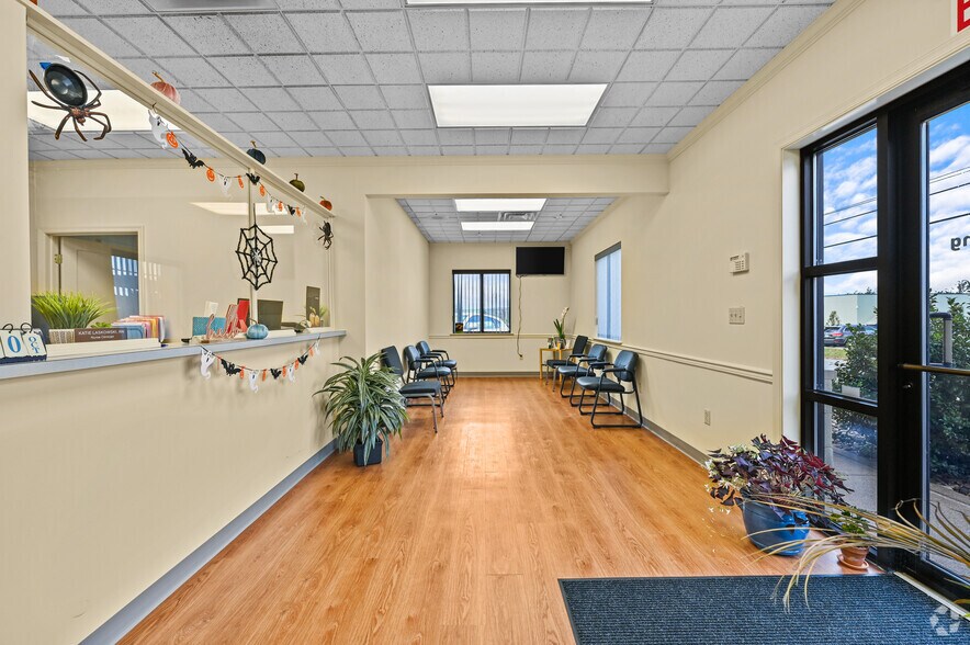 More Photos Of 5 Pethick Dr, Plains Township Office For Lease