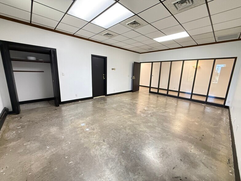 More Photos Of 2814 Syene Rd, Madison Light Distribution For Lease