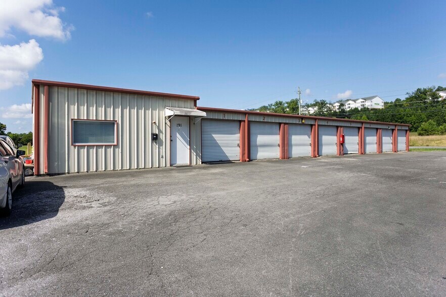 More Photos Of 191 Bernham Dr, Cleveland Self Storage For Sale