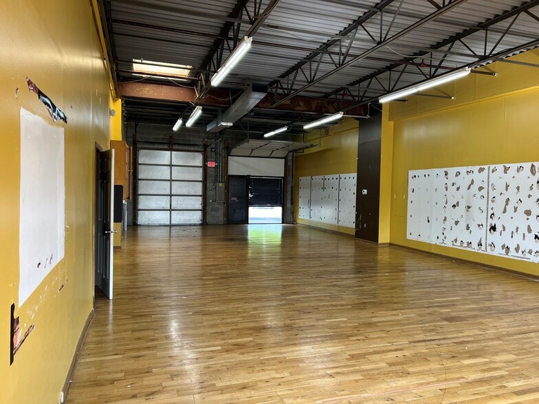 More Photos Of 505 Hampton Park Blvd, Capitol Heights Warehouse For Lease