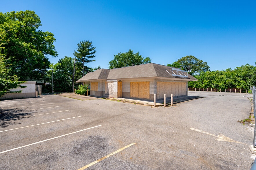 Primary Photo Of 4857 Marlboro Pike, Capitol Heights Convenience Store For Sale