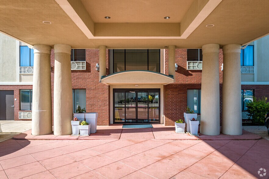 More Photos Of 31380 FM 2920 Rd, Waller Hotel For Sale