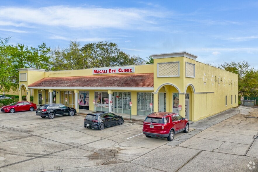 Primary Photo Of 1155 Winter Garden -Vineland Rd, Winter Garden General Retail For Sale