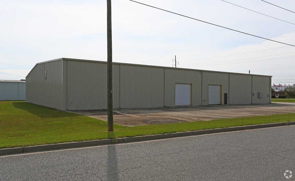 More Photos Of 716 Gil Harbin Industrial, Valdosta Warehouse For Lease