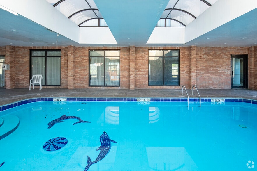 More Photos Of 129 Brickerton St, Columbus Hotel For Sale