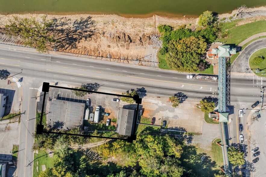 More Photos Of , Clarksville General Retail For Sale