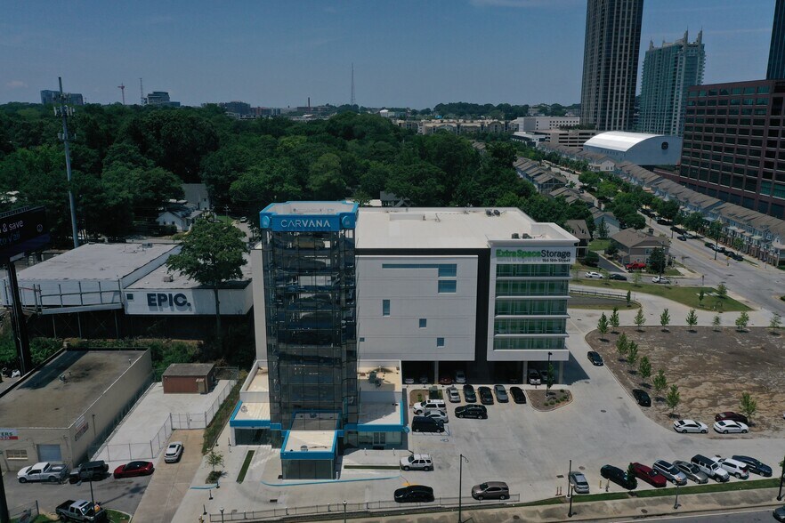 More Photos Of 166 16th St NW, Atlanta Auto Dealership For Sale