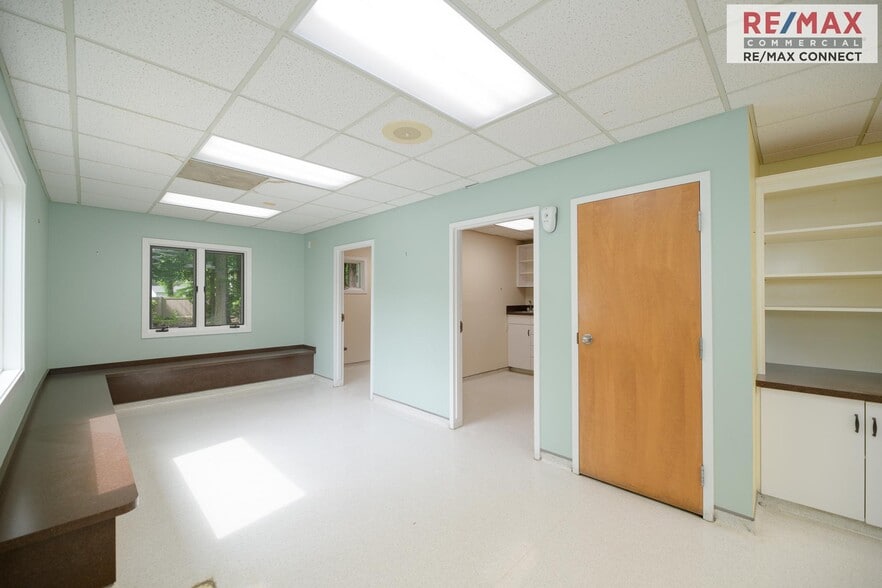 More Photos Of 3440 Hampton Hwy, Yorktown Office For Sale