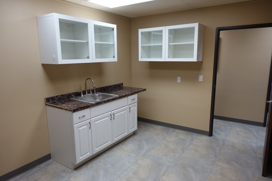 More Photos Of 8607 N 59th Ave, Glendale Office For Lease