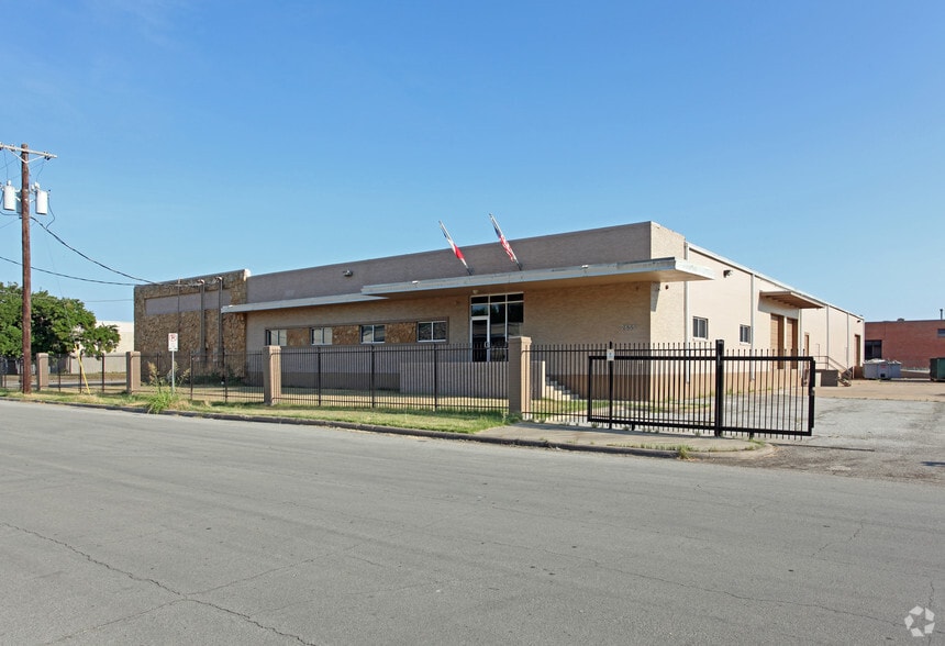Primary Photo Of 2655 Freewood Dr, Dallas Warehouse For Sale