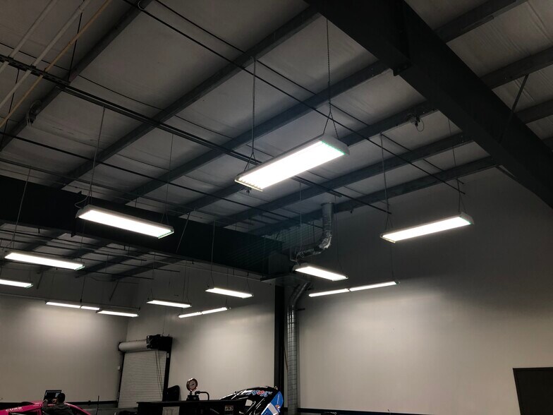 More Photos Of 114 Venture Dr, Pataskala Warehouse For Lease
