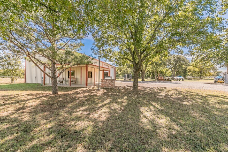 More Photos Of 327 County Road 4851, Newark Industrial For Lease