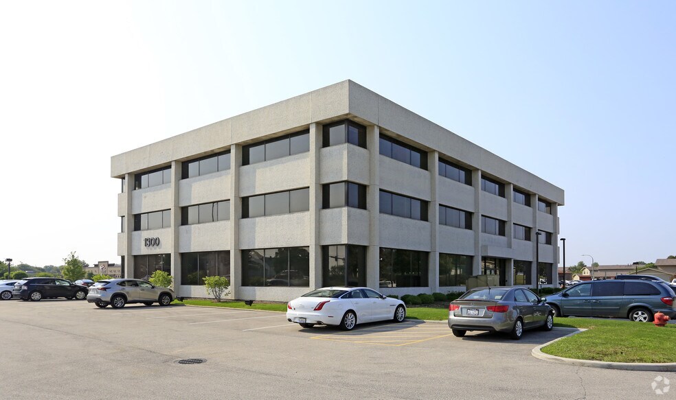 More Photos Of 1300 Greenbrook Blvd, Hanover Park Office For Sale