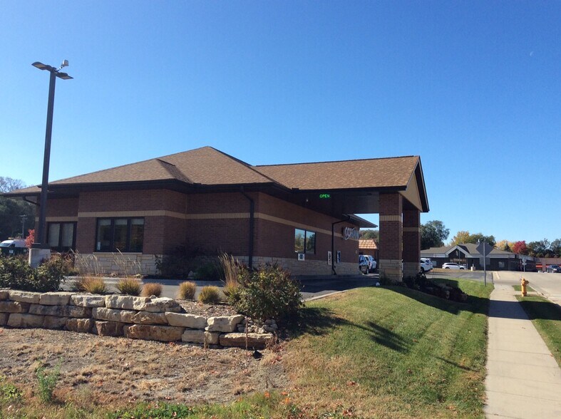 More Photos Of 3151 S Service Dr, Red Wing Storefront Retail Office For Lease
