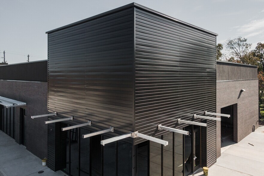 More Photos Of 2903 S Main St, Stafford Storefront For Lease