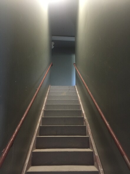 More Photos Of 9042 Hornbaker Rd, Manassas Industrial For Lease