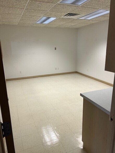 More Photos Of N922 Tower View Dr, Greenville Coworking Space