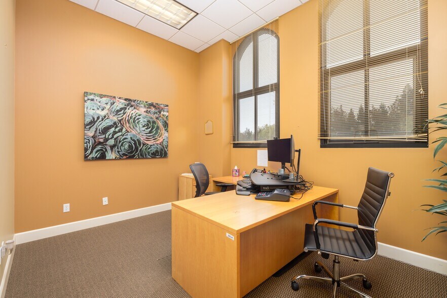 More Photos Of 205-245 Foss Creek Cir, Healdsburg Office For Sale