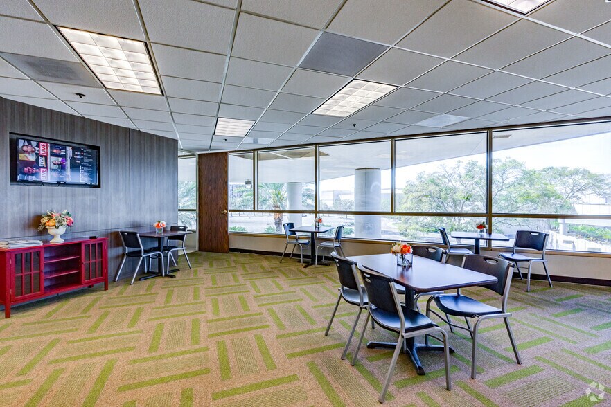 More Photos Of 500 N West Shore Blvd, Tampa Office For Lease