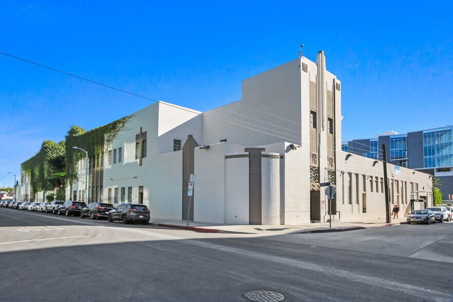 More Photos Of 7000 Romaine St, Los Angeles Showroom For Lease
