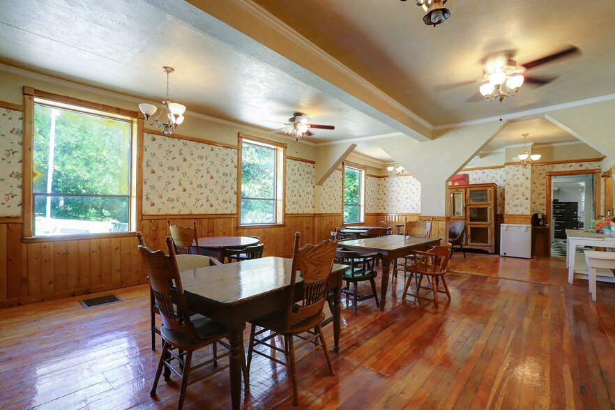 More Photos Of 212 Main St, Sierra City Hotel For Sale