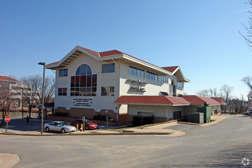 More Photos Of 4 Pidgeon Hill Dr, Sterling Medical For Lease