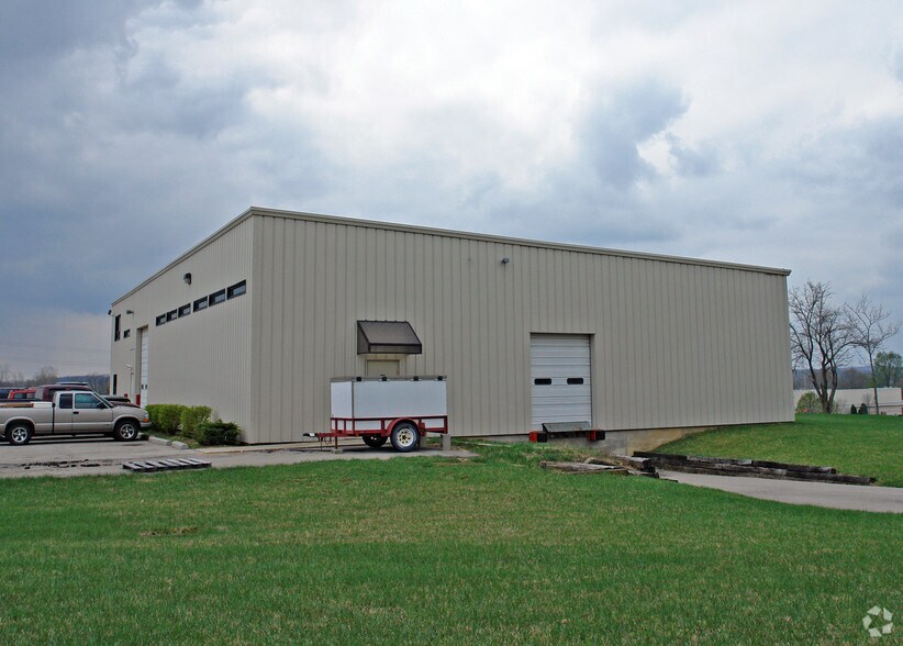 More Photos Of 832 Space Dr, Dayton Warehouse For Lease