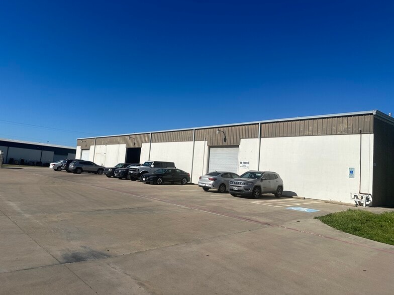 Primary Photo Of 1014 Commercial Blvd N, Arlington Manufacturing For Lease
