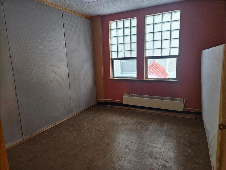 More Photos Of 113 Main St W, Milltown Specialty For Sale